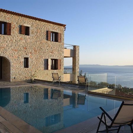 Villa Dafni - Infinite Sea Vistas With Private Pool Kalamata Bagian luar foto
