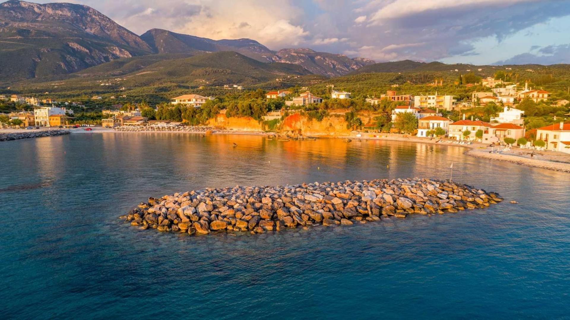 Villa Dafni - Infinite Sea Vistas With Private Pool Kalamata Bagian luar foto