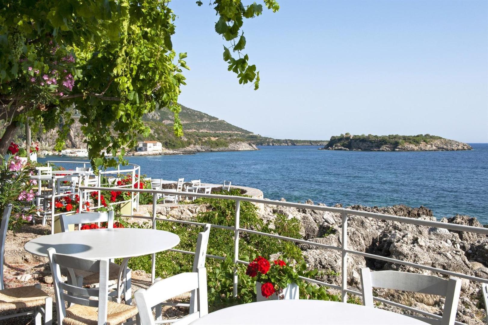 Villa Dafni - Infinite Sea Vistas With Private Pool Kalamata Bagian luar foto